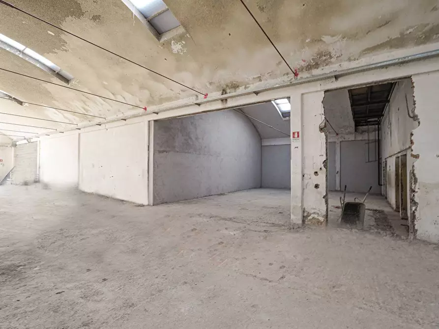 Immagine 12 di Capannone industriale in vendita  in Ferrari 75 a Vertova