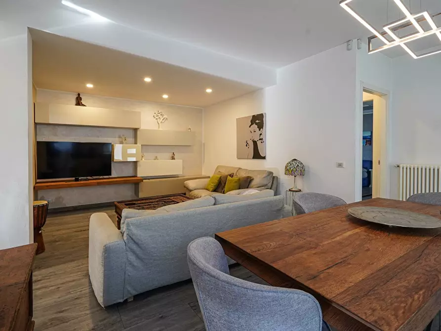 Immagine 11 di Appartamento in vendita  a Mozzo