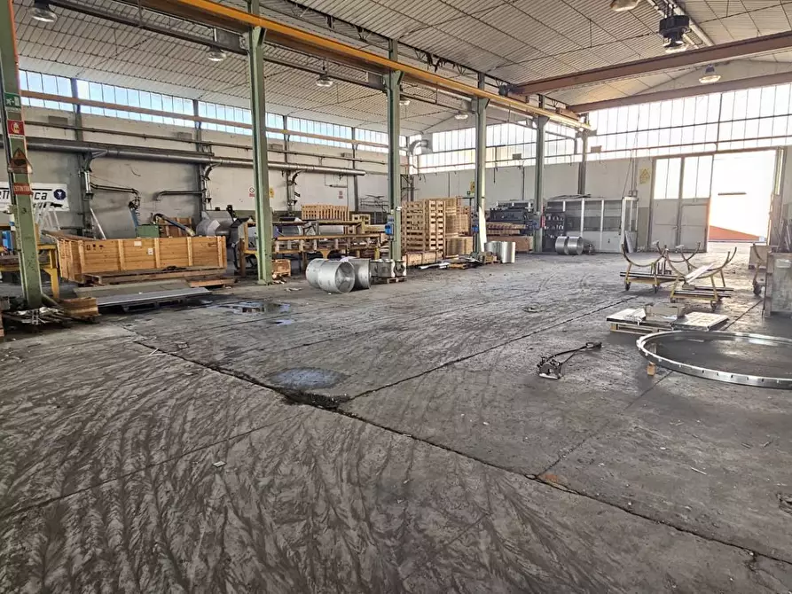 Immagine 8 di Capannone industriale in vendita  in VIA PROVINCIALE 581 a Urgnano