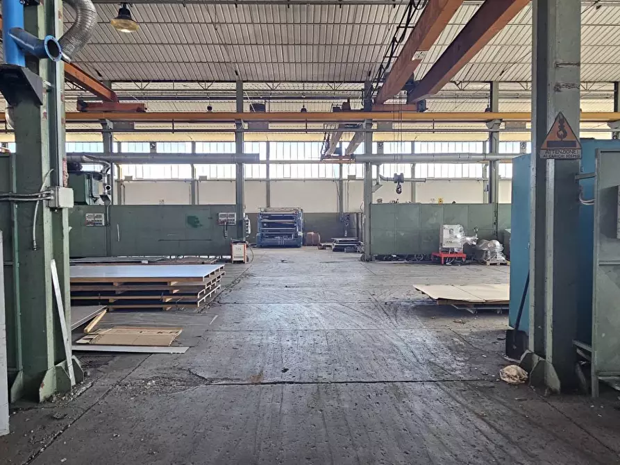 Immagine 9 di Capannone industriale in vendita  in VIA PROVINCIALE 581 a Urgnano