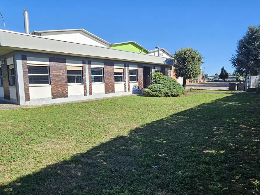 Immagine 13 di Capannone industriale in vendita  in VIA PROVINCIALE 581 a Urgnano