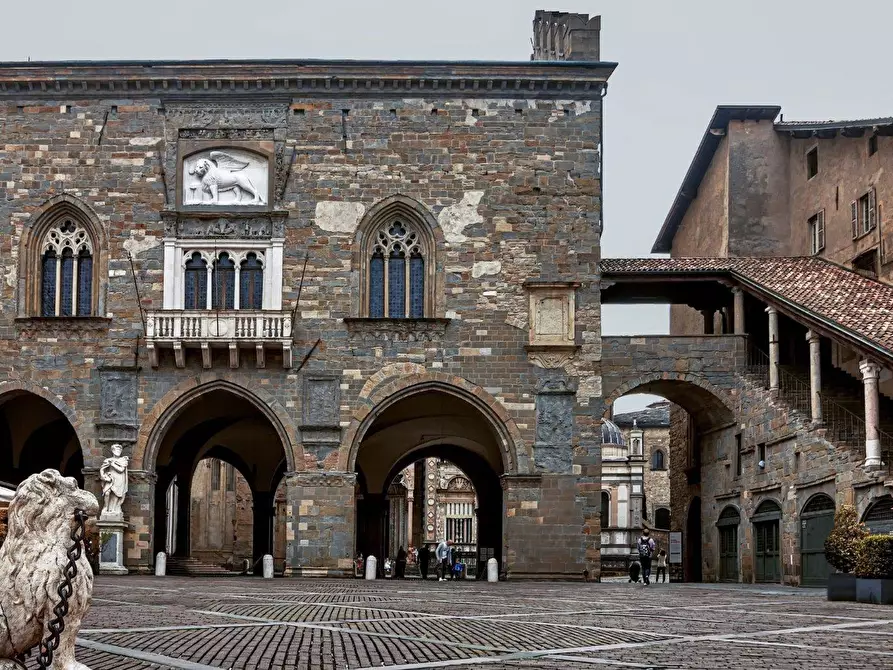 Immagine 4 di Appartamento in vendita  a Bergamo