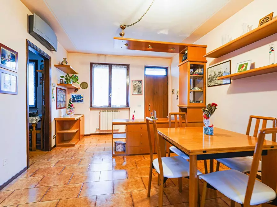 Immagine 10 di Appartamento in vendita  in VIA CADORNA 110 a Treviolo