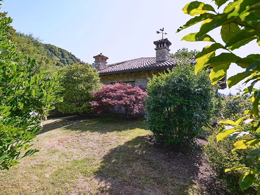 Immagine 8 di Villa in vendita  in Via Valle 1 a Bergamo
