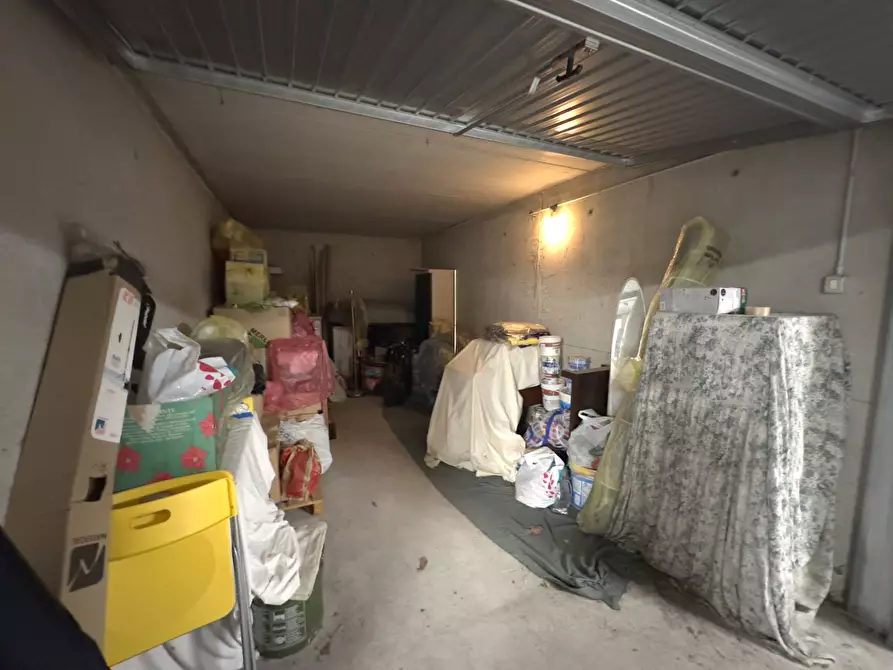 Immagine 3 di Box auto in vendita  in Passaggio Legler a Almenno San Bartolomeo