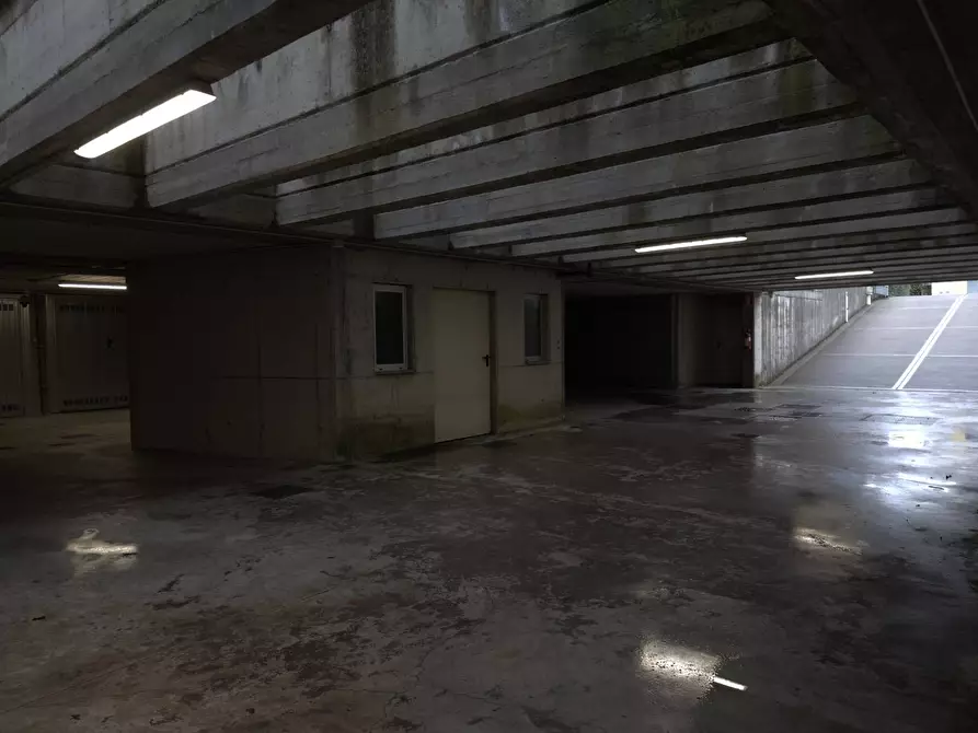 Immagine 5 di Box auto in vendita  in Passaggio Legler a Almenno San Bartolomeo