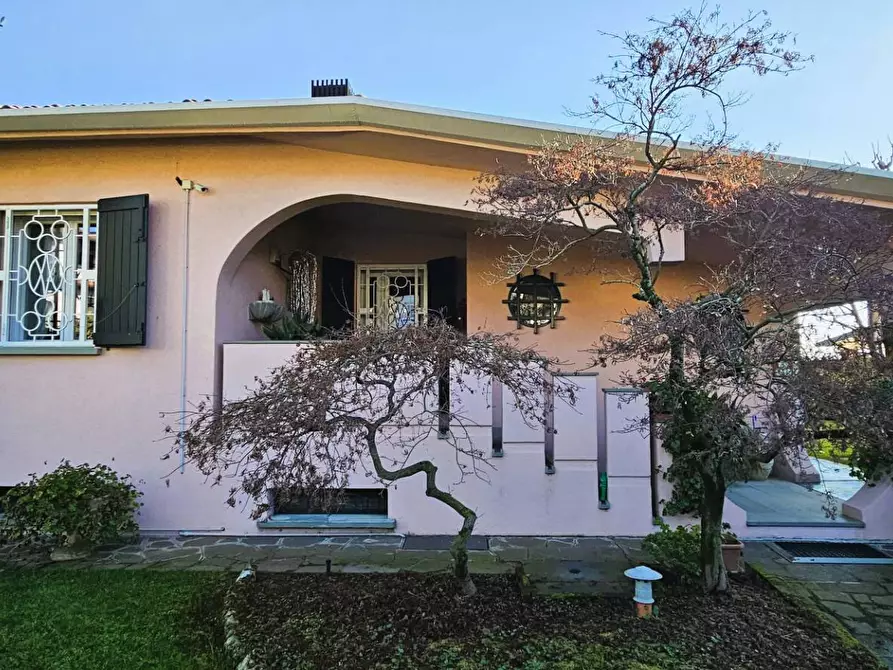 Immagine 36 di Villa in vendita  in San Rocco 26 a Castelli Calepio