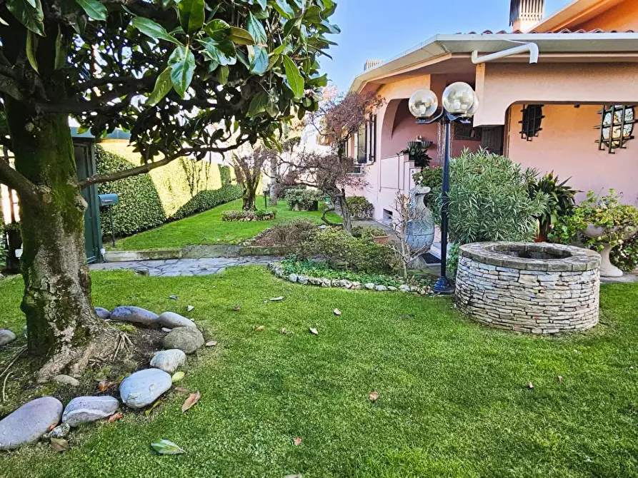 Immagine 39 di Villa in vendita  in San Rocco 26 a Castelli Calepio