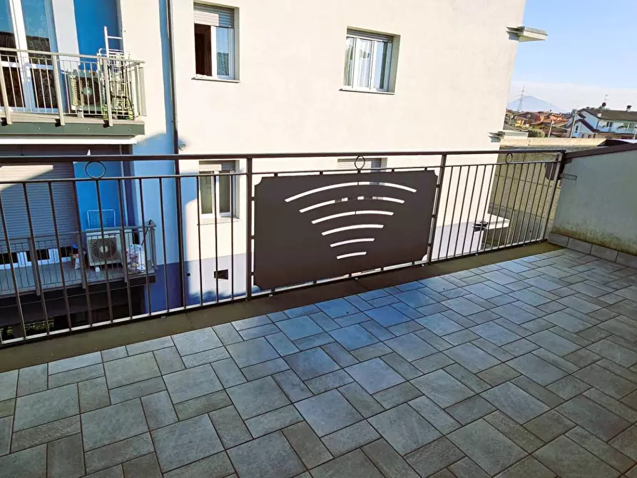 Immagine 9 di Appartamento in vendita  in via dei Mille 77a a Castelli Calepio