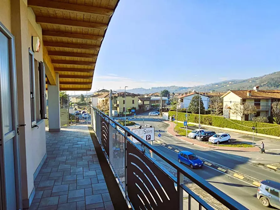 Immagine 11 di Appartamento in vendita  in via dei Mille 77a a Castelli Calepio