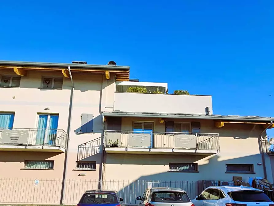 Immagine 13 di Appartamento in vendita  in via dei Mille 77a a Castelli Calepio