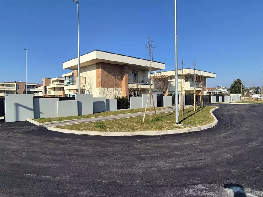 Immagine 25 di Appartamento in vendita  in via Mazzini a Treviolo