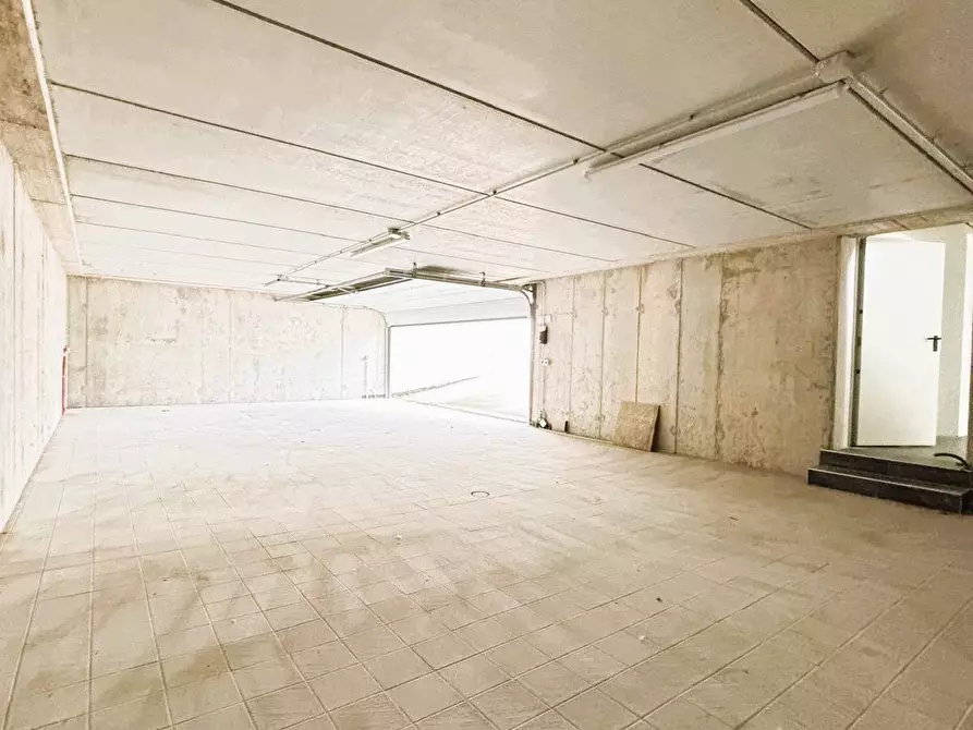 Immagine 37 di Villa in vendita  in Via Mazzini 10 a Treviolo