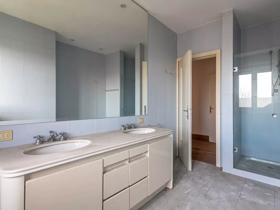 Immagine 13 di Casa semindipendente in vendita  in via Provinciale 581 a Urgnano