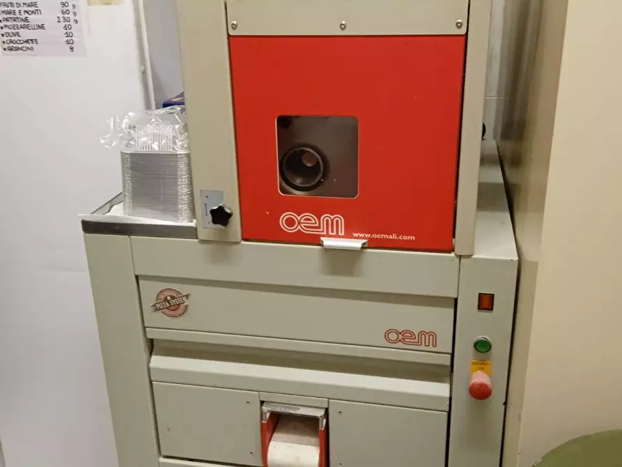 Immagine 12 di Attività commerciale in vendita  in via Circonvallazione 32 a Cornate D'adda