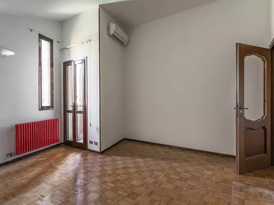 Immagine 23 di Villa in vendita  in via Zavaritt 200 a Gorle