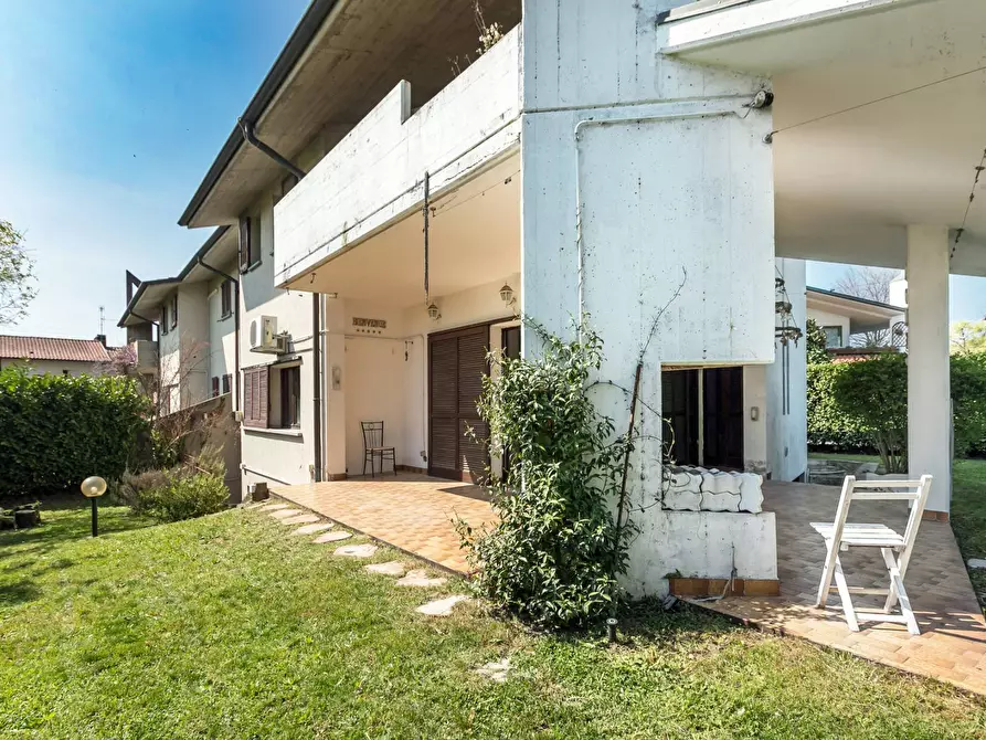 Immagine 10 di Villa in vendita  in via Zavaritt 200 a Gorle
