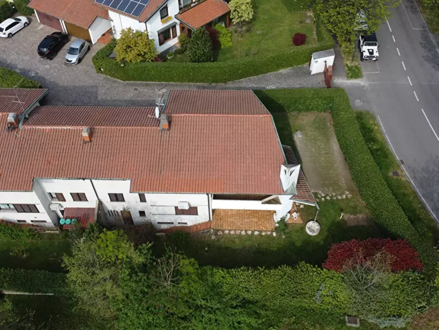 Immagine 49 di Villa in vendita  in via Zavaritt 200 a Gorle