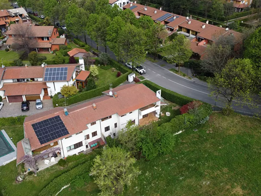 Immagine 57 di Villa in vendita  in via Zavaritt 200 a Gorle