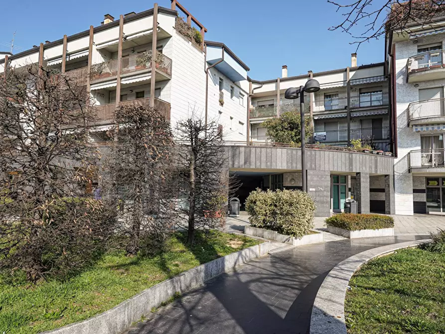 Immagine 5 di Appartamento in vendita  in via Roma 23 a Almenno San Bartolomeo