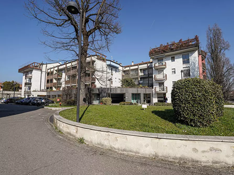 Immagine 6 di Appartamento in vendita  in via Roma 23 a Almenno San Bartolomeo