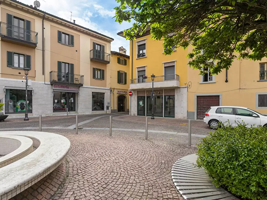 Immagine 9 di Locale commerciale in affitto  in PIAZZA MONS GRASSI 16 a Verdello