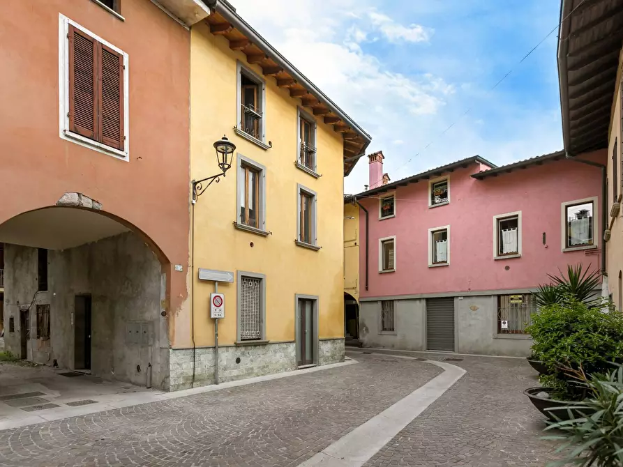 Immagine 11 di Locale commerciale in affitto  in PIAZZA MONS GRASSI 16 a Verdello