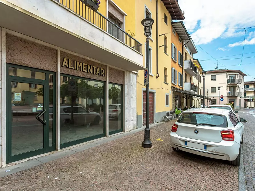 Immagine 12 di Locale commerciale in affitto  in PIAZZA MONS GRASSI 16 a Verdello