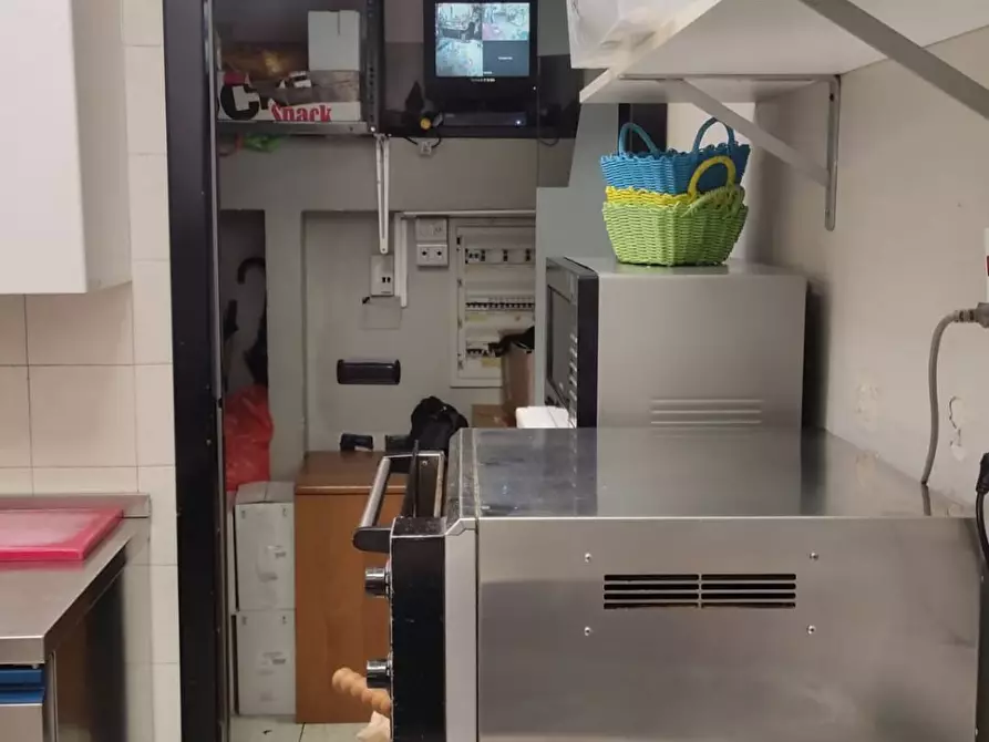 Immagine 8 di Bar / Ristorante in vendita  in via Roma 23 a Pescate