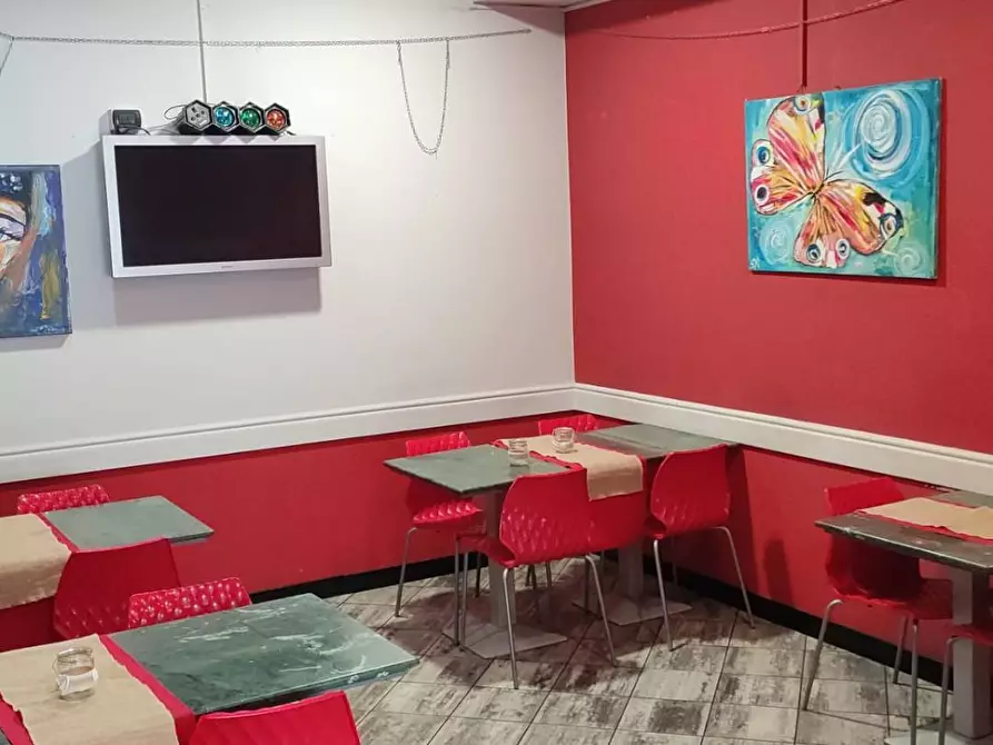 Immagine 3 di Bar / Ristorante in vendita  in via Roma 23 a Pescate