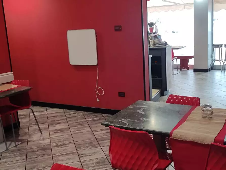 Immagine 4 di Bar / Ristorante in vendita  in via Roma 23 a Pescate