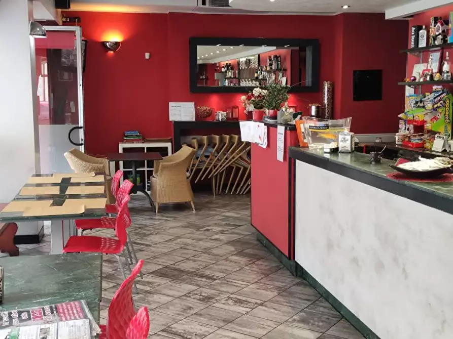 Immagine 16 di Bar / Ristorante in vendita  in via Roma 23 a Pescate