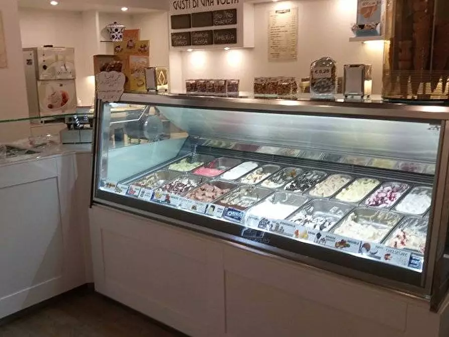 Immagine 2 di Attività commerciale in vendita  in Via Roma 33 a Terno D'isola