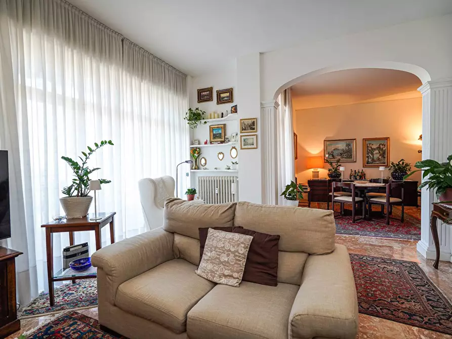 Immagine 17 di Appartamento in vendita  in via IV novembre 14 a Bergamo