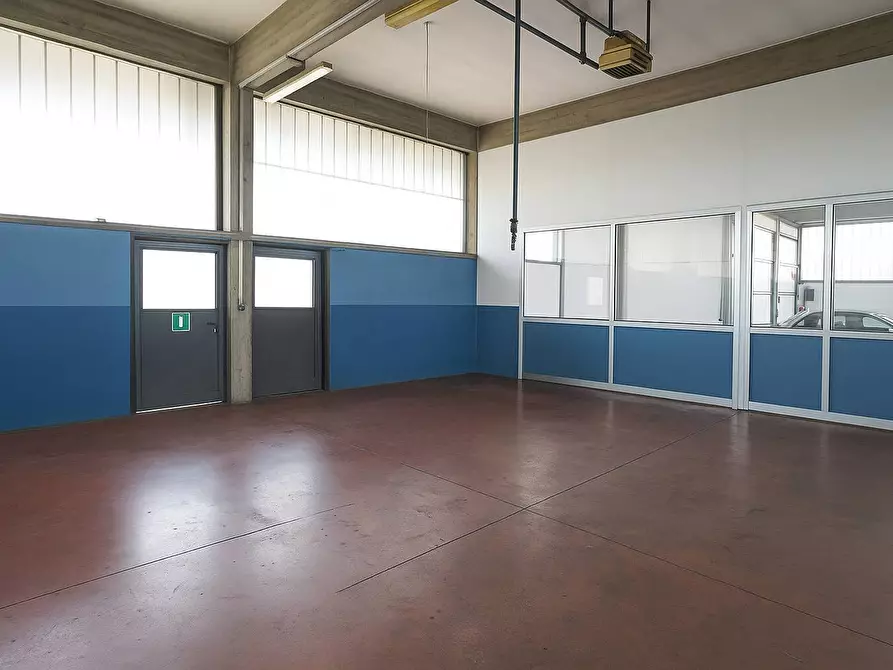 Immagine 11 di Capannone industriale in vendita  in DONIZETTI 7 a Carvico