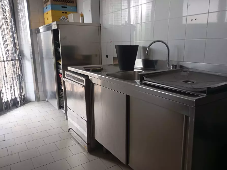 Immagine 25 di Locale commerciale in affitto  in Via Italia 1 a Almenno San Bartolomeo