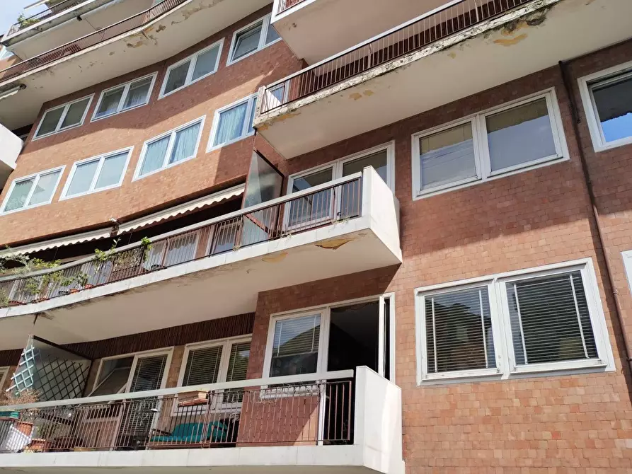 Immagine 2 di Appartamento in vendita  in Via Degli Albani a Bergamo