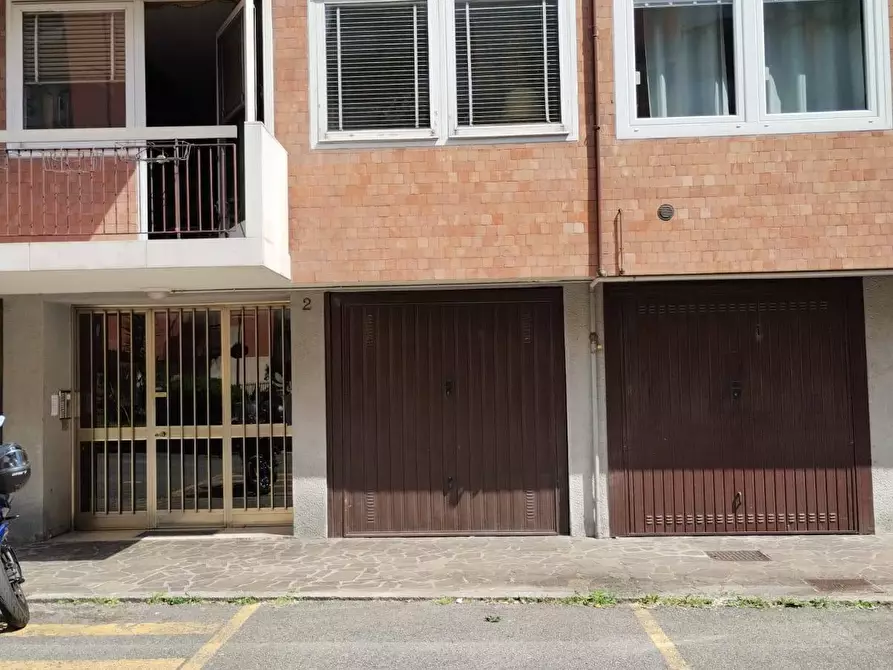 Immagine 3 di Appartamento in vendita  in Via Degli Albani a Bergamo