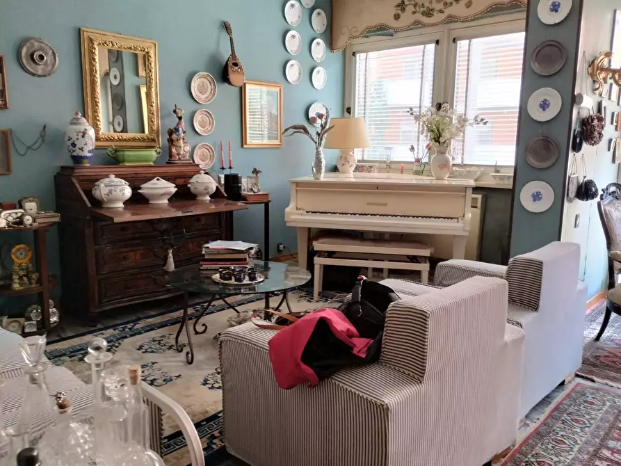 Immagine 9 di Appartamento in vendita  in Via Degli Albani a Bergamo