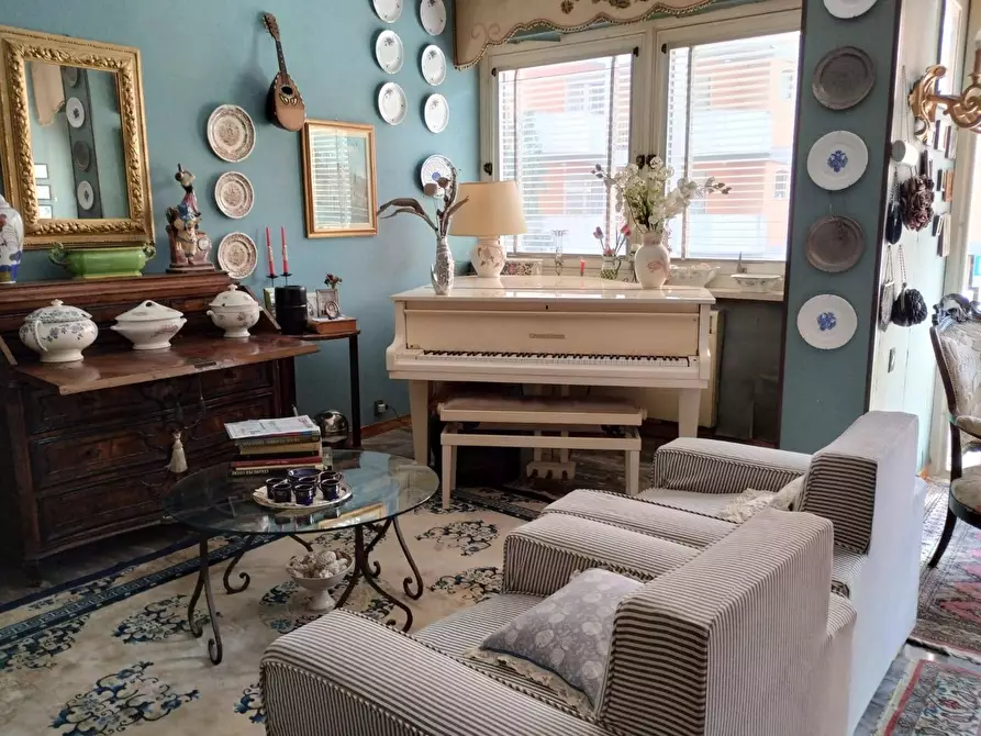 Immagine 8 di Appartamento in vendita  in Via Degli Albani a Bergamo