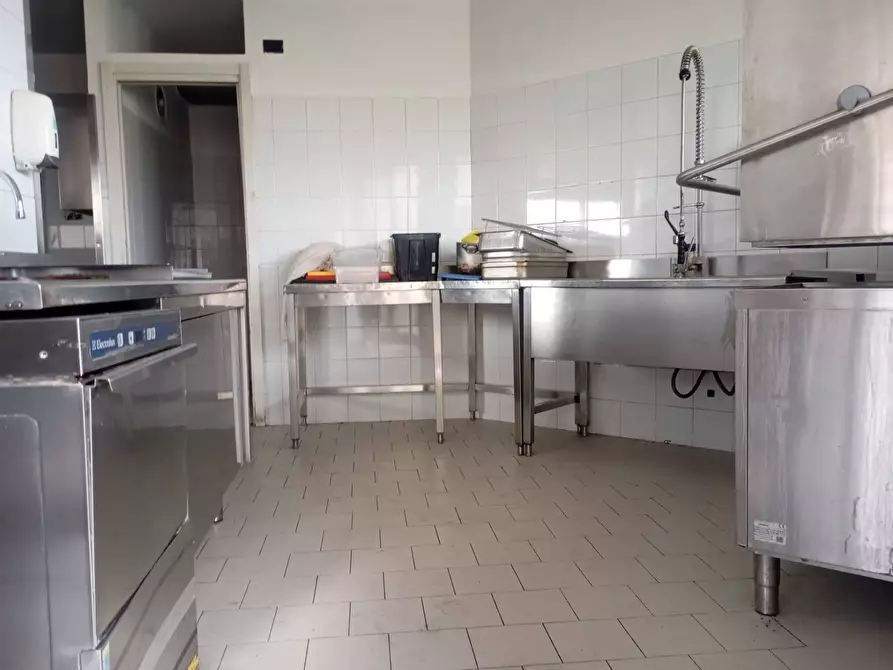 Immagine 29 di Attività commerciale in affitto  in VIA ITALIA a Medolago