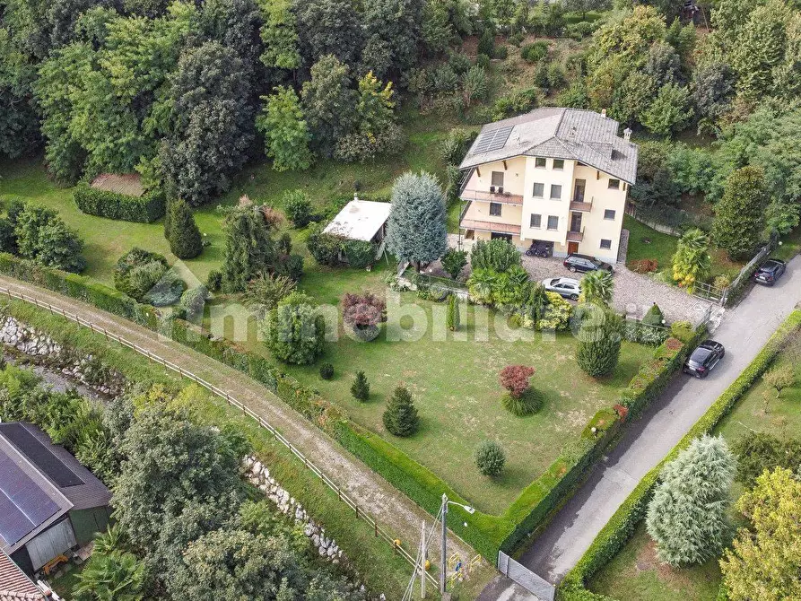 Immagine 2 di Villa in vendita  in viale giuseppe verdi a Merate