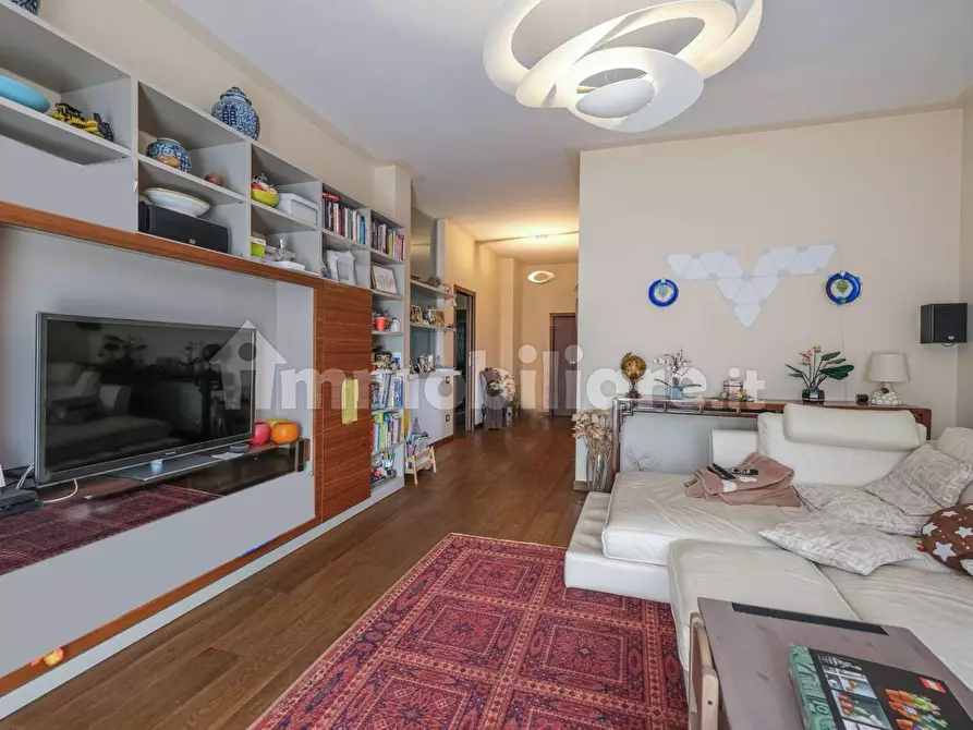 Immagine 5 di Villa in vendita  in viale giuseppe verdi a Merate