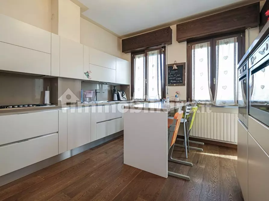 Immagine 6 di Villa in vendita  in viale giuseppe verdi a Merate