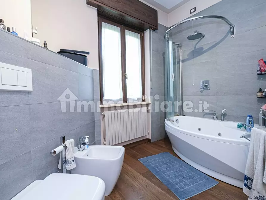 Immagine 14 di Villa in vendita  in viale giuseppe verdi a Merate