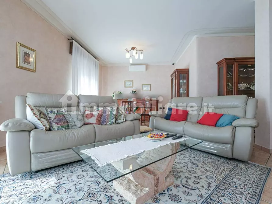 Immagine 23 di Villa in vendita  in viale giuseppe verdi a Merate