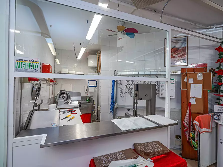 Immagine 7 di Attività commerciale in vendita  in Corso Vittorio Veneto 35 a Osio Sotto