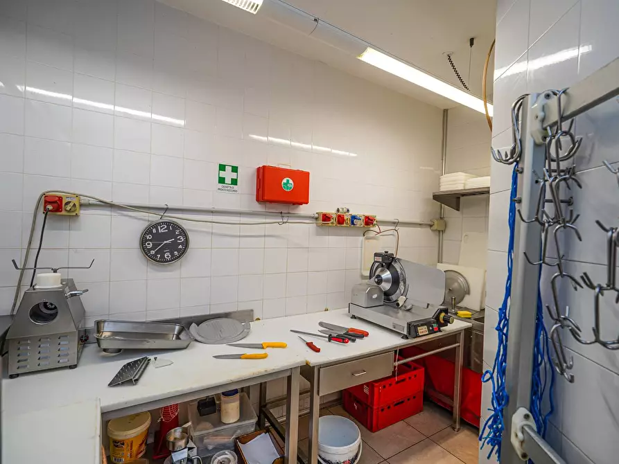 Immagine 10 di Attività commerciale in vendita  in Corso Vittorio Veneto 35 a Osio Sotto