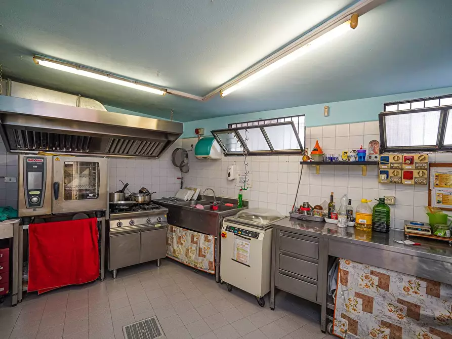 Immagine 13 di Attività commerciale in vendita  in Corso Vittorio Veneto 35 a Osio Sotto