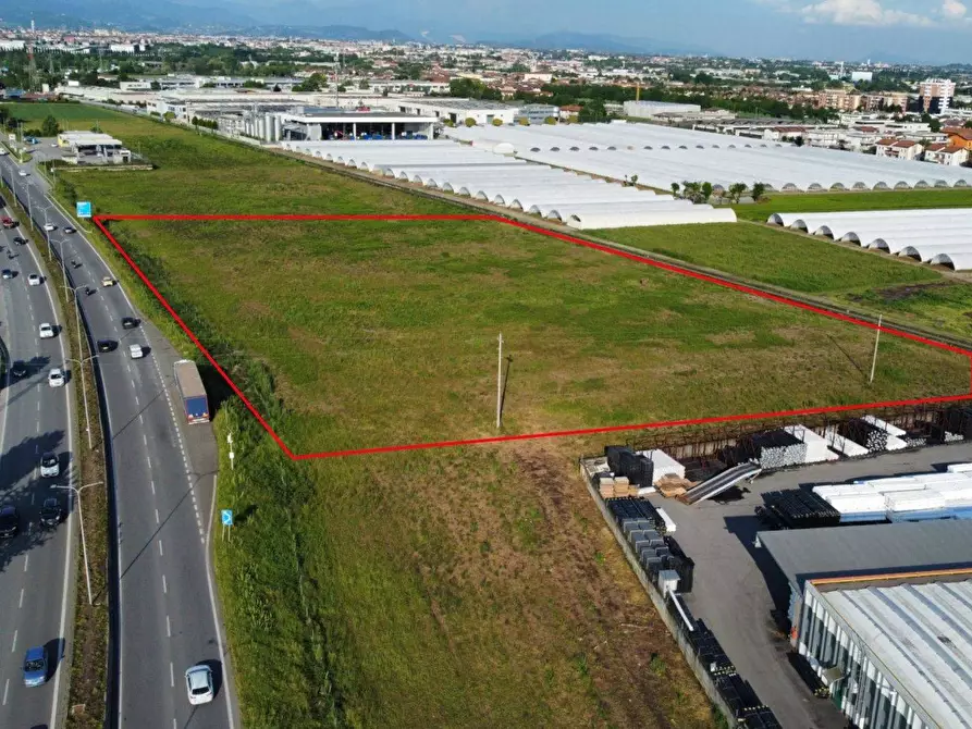 Immagine 2 di Capannone industriale in vendita  a Curno